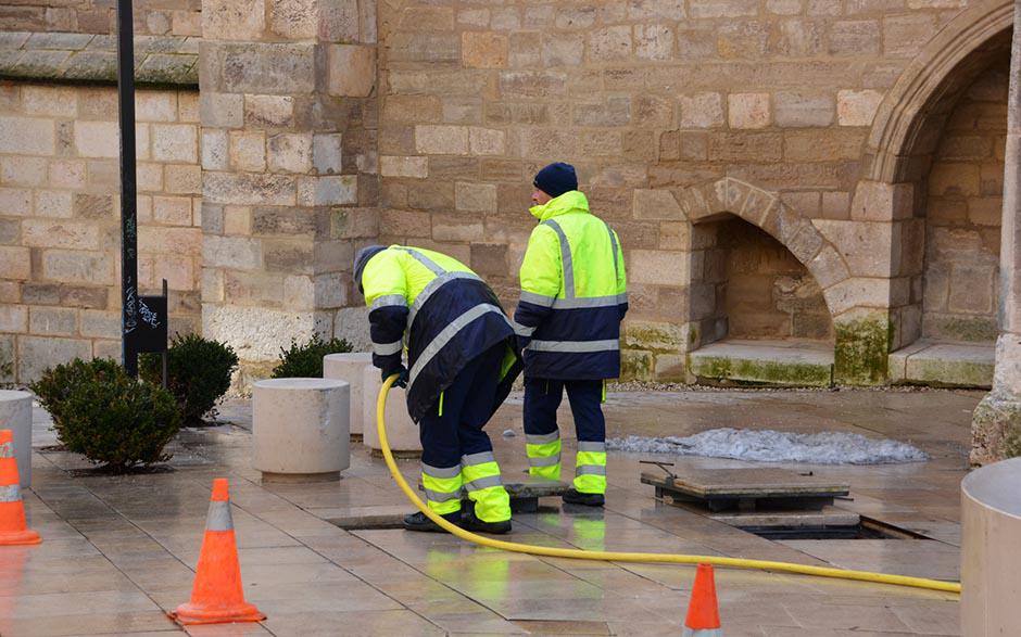 comment déboucher des wc Paris 10